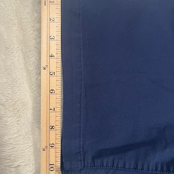 Mens Izod Navy blue shorts size 34 - Picture 5 of 6